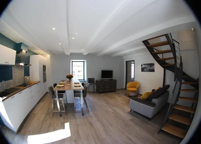 Gite Avec Piscine Interieure